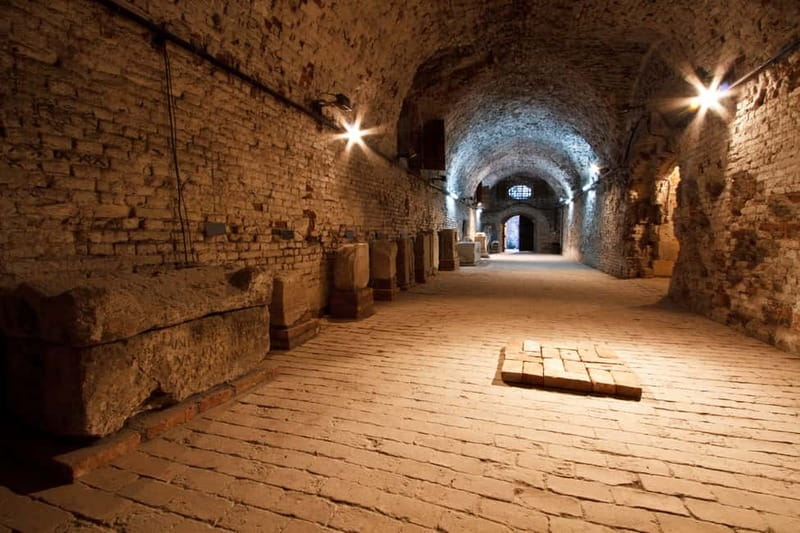 Belgrade: Underground Tour with Riverside Sparkling Wine - Practical Details: Meeting Point and Group Options