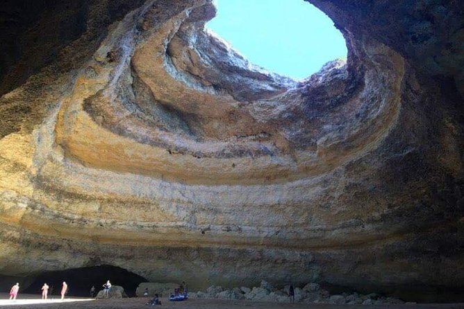 Benagil caves's kayak tour - The End of the Tour at Praia da Marinha