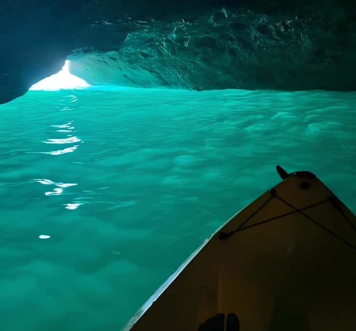 Benagil: Kayak Tour to Benagil Caves  Small Group - Paddling Through the Stunning Coastline and Hidden Beaches