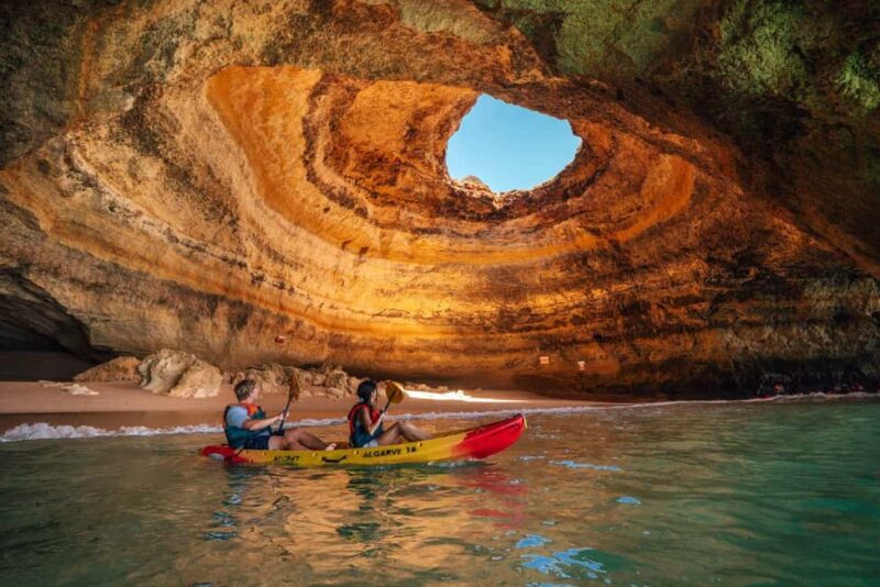 Benagil: Kayaking Tour to the Benagil Cave (Free Shower) - Key Points