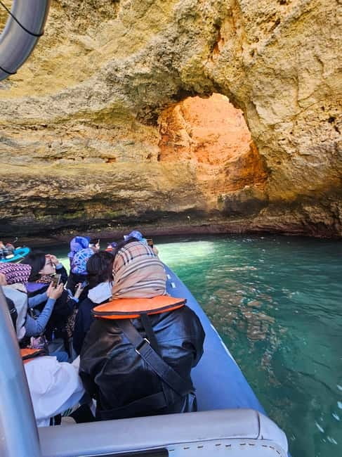 Benagil private boat tour of benagil caves - Practical Details: Guides, Languages, and Group Size