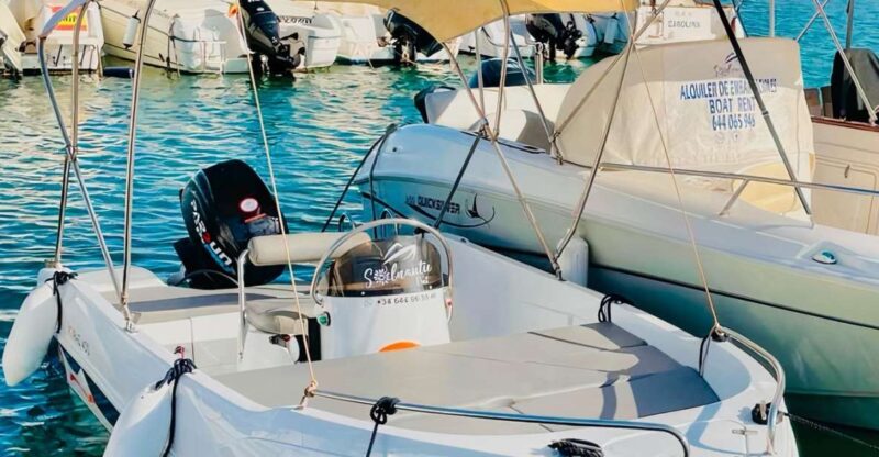 Benalmadena: 6-Seater Speedboat license-free Boat Rental - Activities and Stops Along the Coastline
