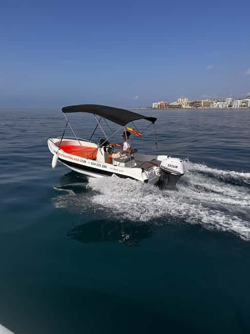 Benalmádena: Boat rentals without a license - Cost and What’s Included