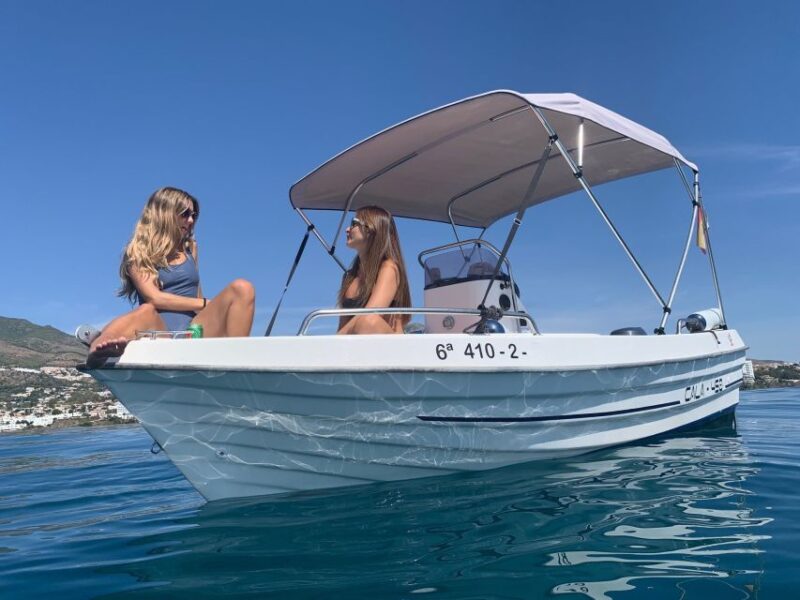 Benalmádena: Costa del Sol License-Free Boat Rental - The Safety and Practicalities of the Boat Rental