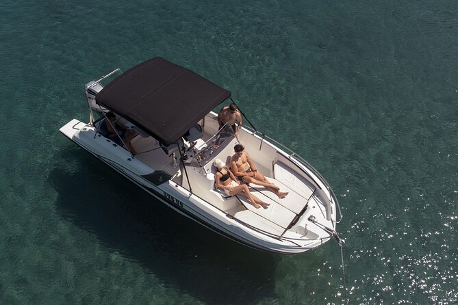 Beneteau Flyer 7.7 Spacedeck Cruise - The Comfort and Style of the Beneteau Flyer 7.7