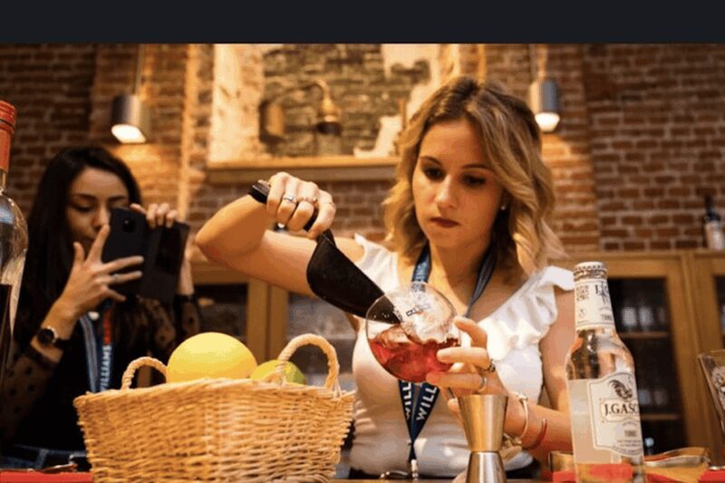 Benidorm Club Crawl, Drinking Games, VIP Entry & Party Hosts - Dancing and Nightclubbing at Insomnia