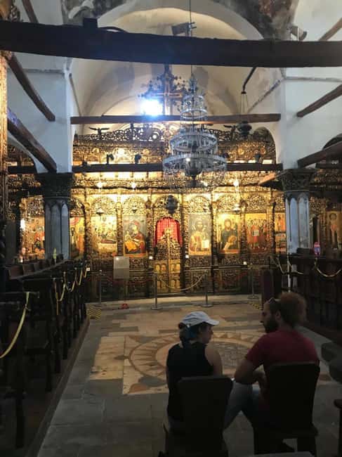 Berat Daily Tour in English,German,Italian,Spanish - Free Time and Shopping for Souvenirs