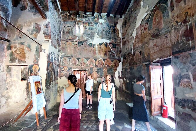 Berat Day Tour: Explore Albanias UNESCO City from Durres - Exploring Berat’s Historic Neighborhoods: Mangalem and Gorica