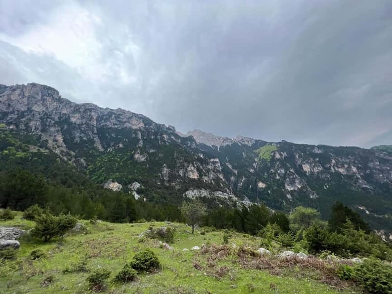 Berat: Tomorri Castle and Lakes of Dardha Day Trip - Key Points