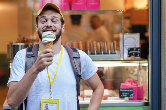 Bergamo: Digital guide made by a local for your walking tour - Via Bartolomeo Colleoni: Shopping and Dining