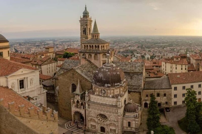 Bergamo : Highlights Private Walking Tour - Exploring the Old Square and Piazza Vecchia