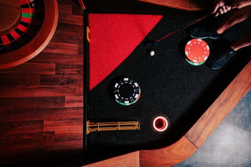 Bergen: High-Tech Minigolf in Top Bergen Activity Bar! - Key Points