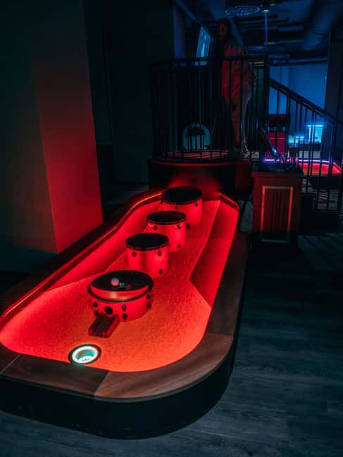 Bergen: High-Tech Minigolf in Top Bergen Activity Bar! - Playing 18 Holes of High-Tech Minigolf in Bergen