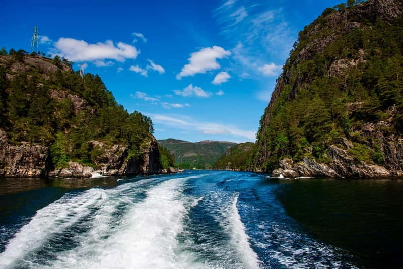 Bergen: Mostraumen Fjord Cruise with Local Guide - Return to Bergen and Final Impressions