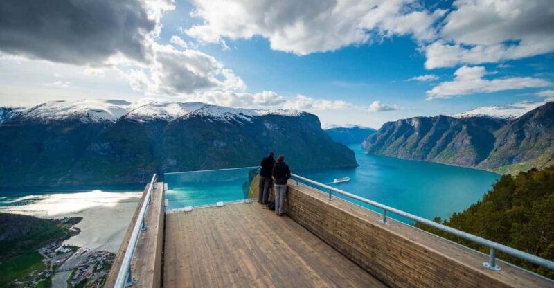Bergen: Nærøyfjorden, Flåm, and Stegastein Guided Bus Tour - Cruising the UNESCO Nærøyfjord