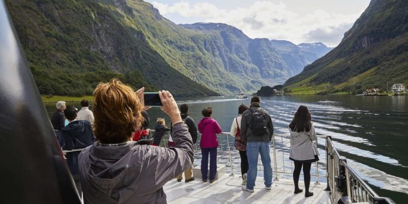 Bergen: Nærøyfjorden, Flåm, and Stegastein Guided Bus Tour - The Spectacular Stegastein Viewpoint