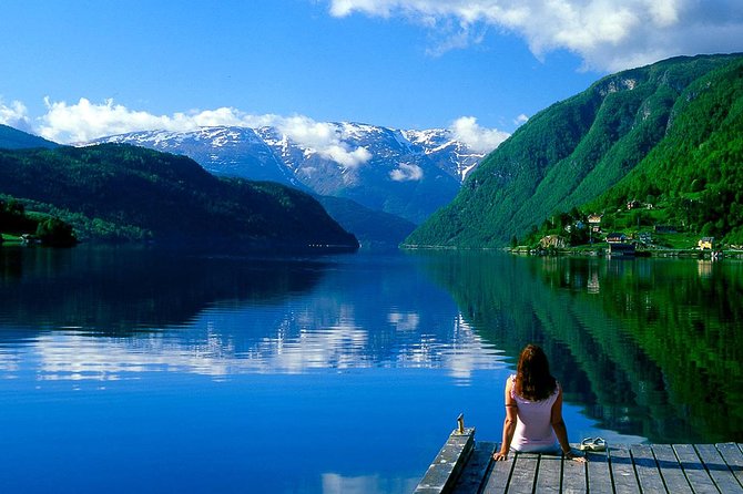 Bergen: Private Full-Day Roundtrip to Hardangerfjord with cruise - Starting in Bergen and Traveling Along Scenic Highway 7