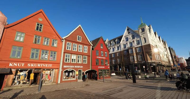 Bergen: Private tour in your own language - Exploring Bergen’s Fortress and Off-Track Alleys