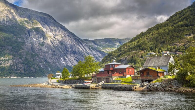 Bergen: Private Waterfalls and Wonders of Fjord Norway - Fossen bratte: Last Waterfalls and Scenic Routes