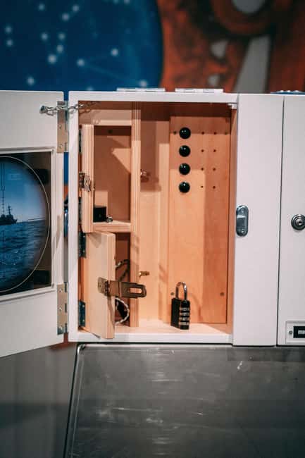 Bergen: The Cube Adventure at Fangene på Fortet - Physical Requirements and Accessibility