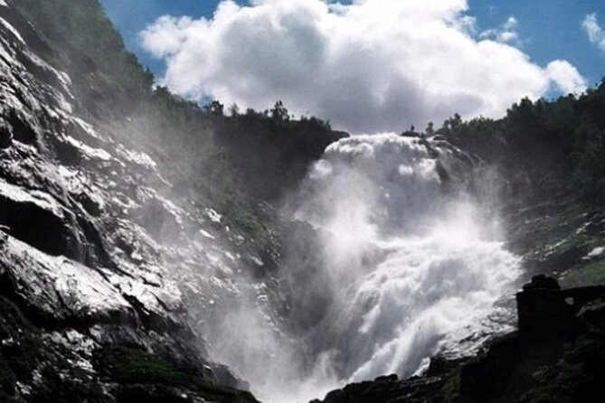 Bergen to Flam "The King of Fjords" One-Way or Round-Trip Cruise Ticket - The Experience: Pure Scenic Waterway Travel