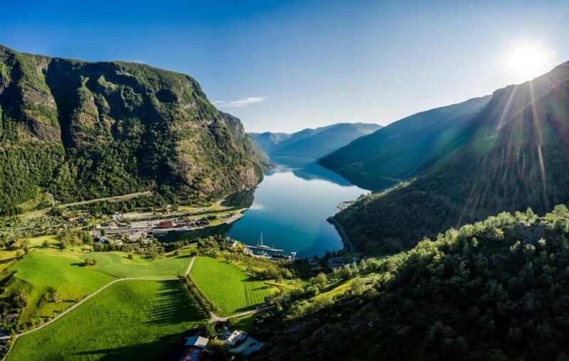 Bergen: UNESCO Fjord Cruise, Flåm & Stegastein - Incl. Lunch - Bergen: Starting Point for a Scenic Journey