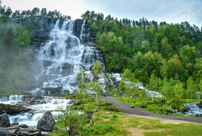 Bergen: UNESCO Fjord Cruise, Flåm & Stegastein - Incl. Lunch - Logistics and Practical Tips