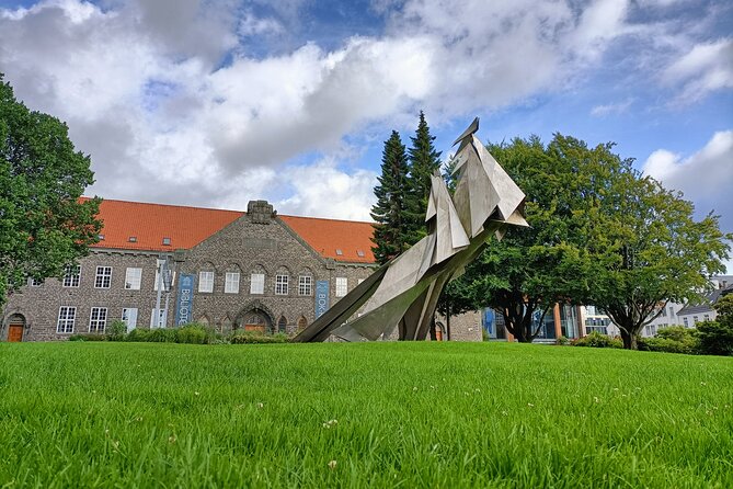 Bergen's Landmarks and History: A Self-Guided Audio Tour - Ending at Ludvig Holberg Statue in Vågsallmenningen