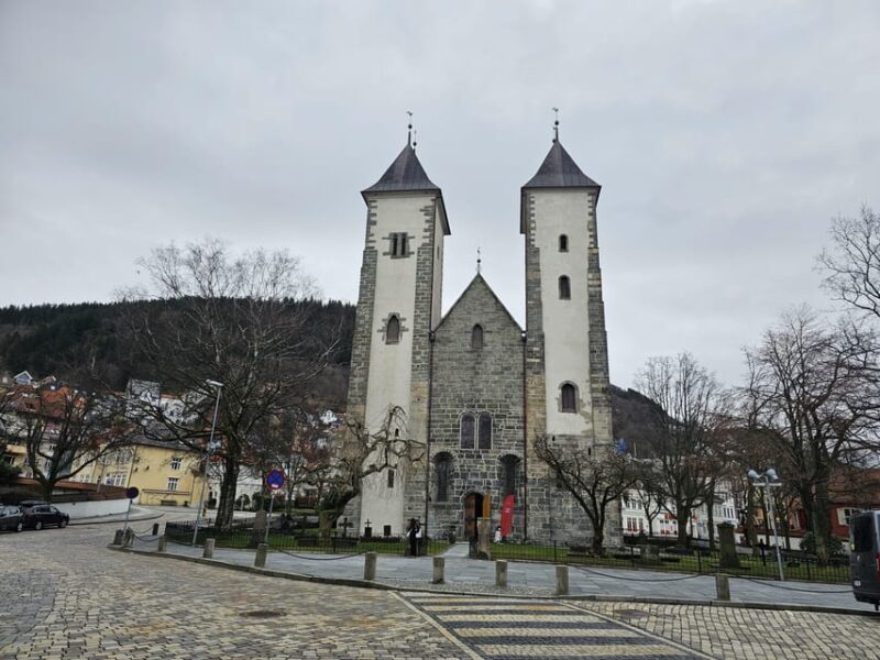 Bergen's Twilight Magic: An Evening Adventure - Practical Details and Accessibility