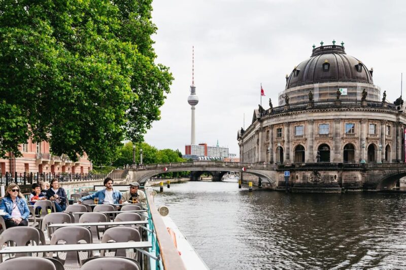 Berlin: 1-Hour City Sightseeing Cruise - Notable Stops and Sights Along the Route