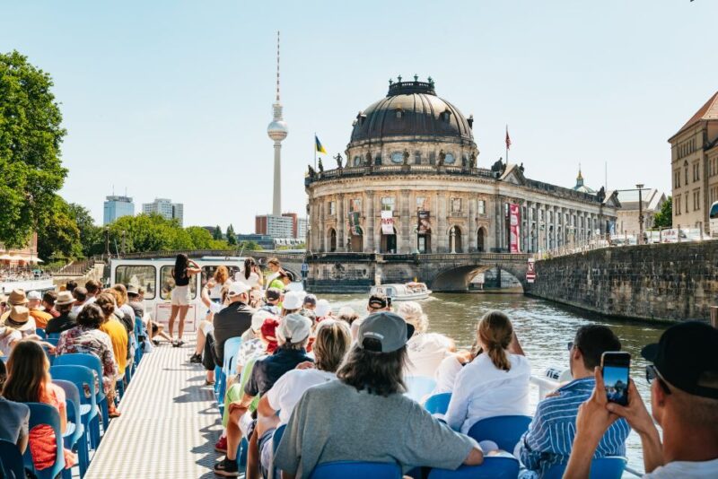 Berlin: 1-Hour City Tour by Boat with Guaranteed Seating - Practical Details and Tips for Booking