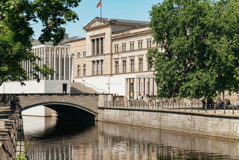 Berlin: 1-Hour City Tour by Boat with Guaranteed Seating - Frequently Asked Questions