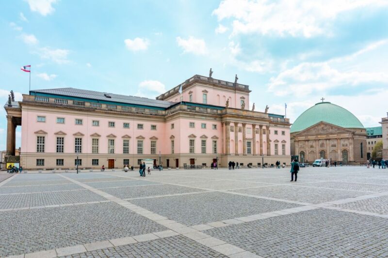 Berlin: 1-Hour Guided Tour of the Historic Center - Exploring the Berlin Palace and the New City Palace