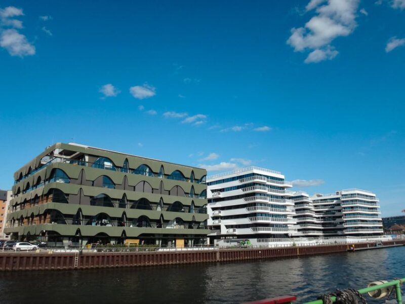 Berlin: 2.5-Hour East Side Boat Cruise with Commentary - Practical Information and Accessibility