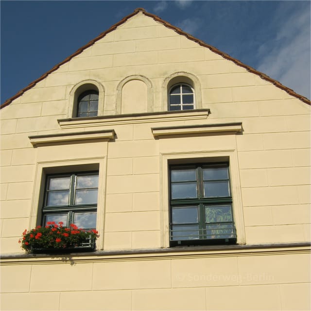 Berlin: 2.5-Hour Neighborhood Tour of Neukölln - Key Points