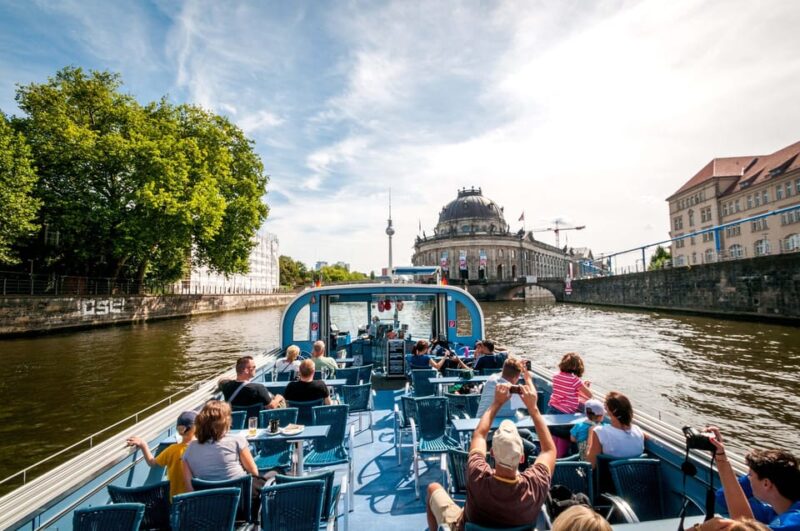 Berlin: 3.25-Hour Spree & Landwehrkanal Boat Tour - Comfort and Practical Tips During the Tour