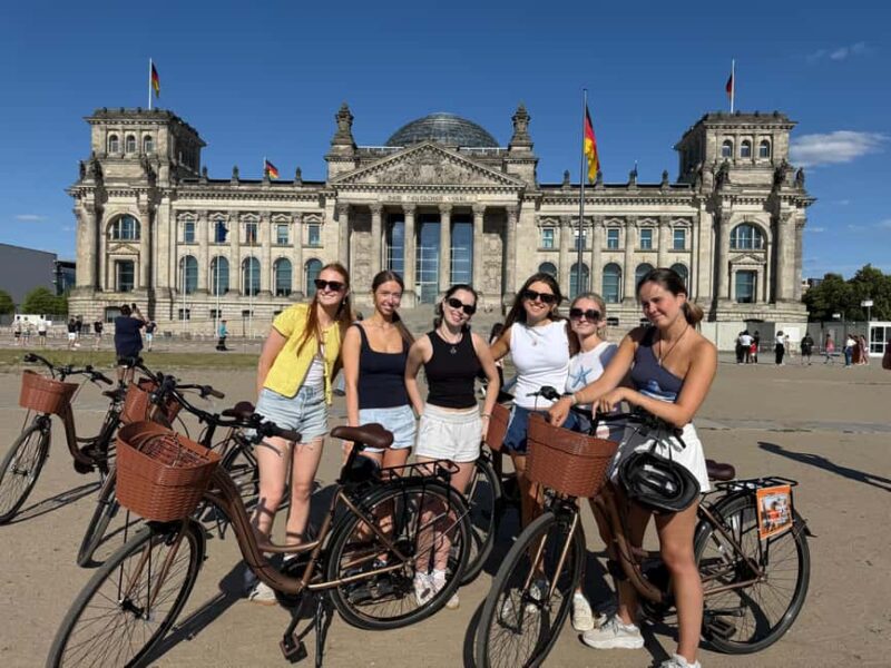Berlin: 3.5-hour bike tour  A journey through time in the capital - Exploring Berlin’s Iconic Symbols: Brandenburg Gate and Museum Island