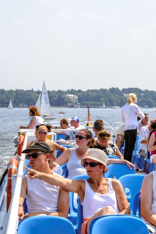 Berlin: 3-Hour World Heritage Cruise to Potsdam - Food and Drinks Available on Board