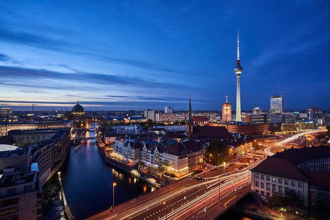 Berlin 4-Course Sunset Dinner Cruise Including Drinks - Berlin 4-Course Sunset Dinner Cruise Including Drinks: An Elegant Evening on the River Spree