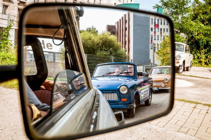 Berlin: 75-minute Trabi Safari - Guides and Group Experience