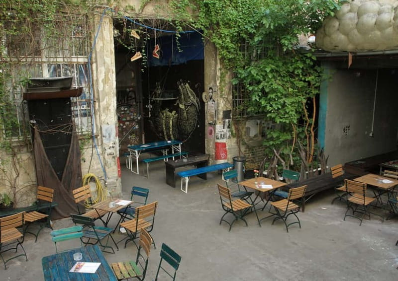 Berlin: Alternative & Street Art Tour - Discover Berlins Vibrant Alternative Scene and Street Art in 3 Hours