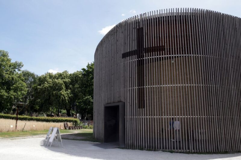 Berlin: Berlin Wall and the Cold War Walking Tour - Accessibility and Practical Tips for Participants