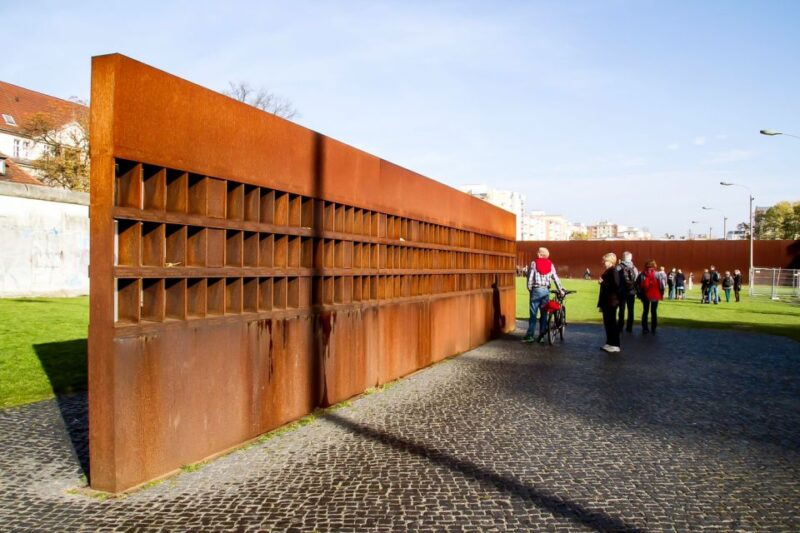 Berlin: Berlin Wall Tour Berlin East West - Key Points