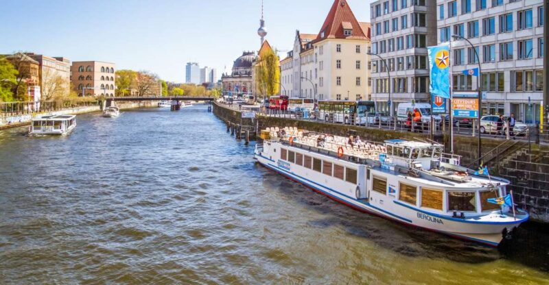 Berlin: Boat Tour Along the River Spree - Reviews and Overall Satisfaction