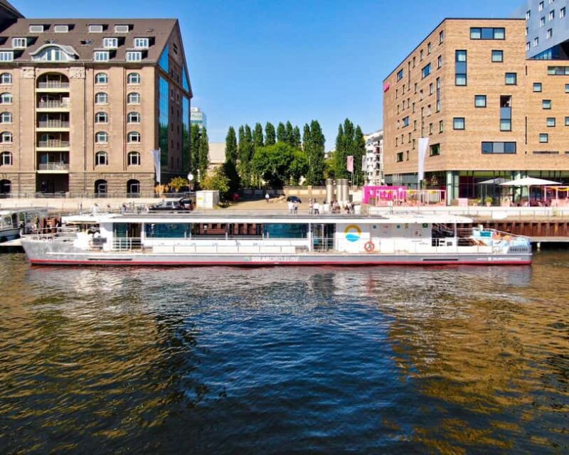 Berlin Boat Tour | Berlin Highlight Tour with Solar Ship on the Spree - Starting Point at Oberbaumbrücke and Easy Access
