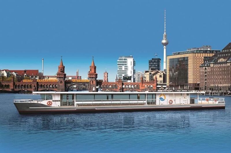 Berlin Boat Tour | Berlin Highlight Tour with Solar Ship on the Spree - The Route: From Oberbaum Bridge to the House of World Cultures