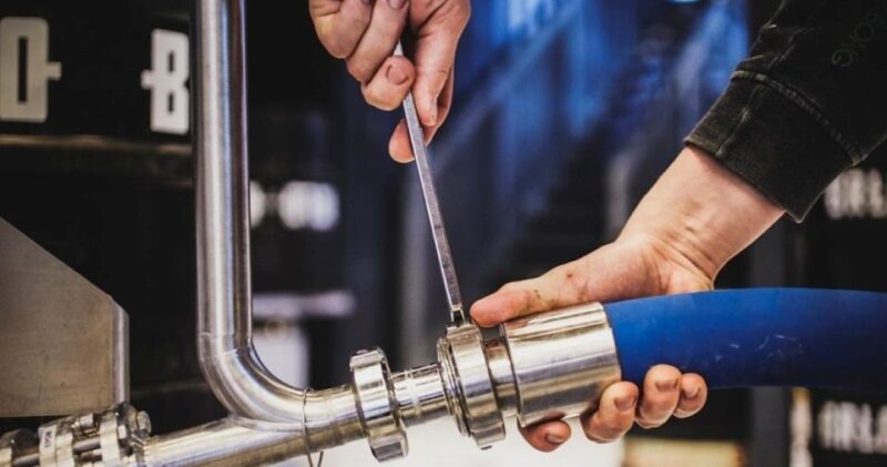 Berlin: BRLO BRWHOUSE Tour and Craft Beer Tasting - Tasting Five Beers Paired with Snacks