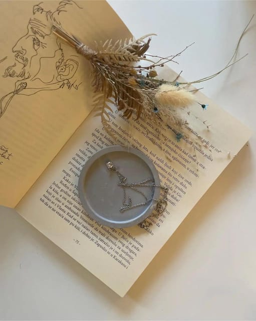 Berlin: Casting Workshop with Natural Materials - Exploring the Workshop Venue in Gesundbrunnen