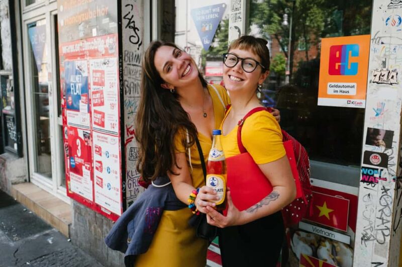 Berlin Challenges for teams with a live host and photo proof - How the Live Interaction Works