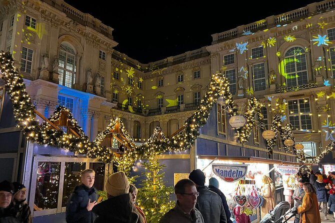 Berlin Christmas Markets Walking Tour - Starting Point at Pariser Platz and First Impressions